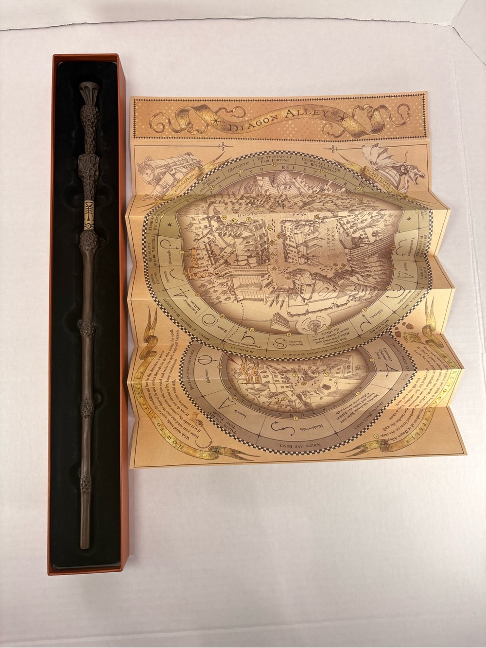 Harry Potter Albus Dumbledore Interactive Wand Universal Studios Box & Map